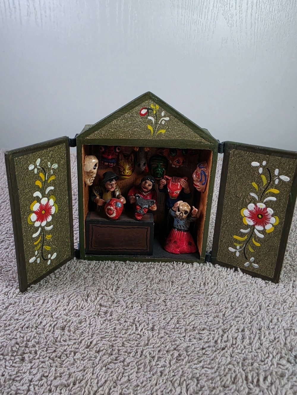 Folkart Peruvian Retablo Alter